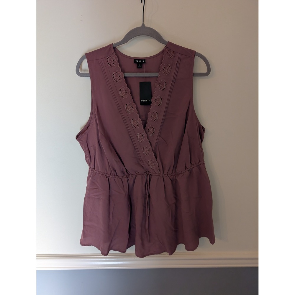 Torrid Rose Eyelet Surplice Peplum Blouse Top 1X 14-16 NEW babydoll challis